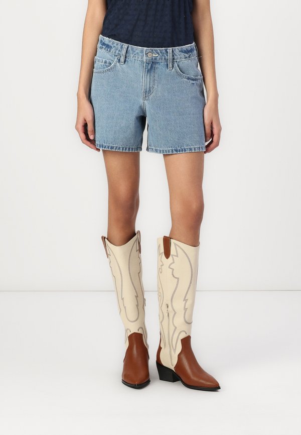 Low-Rise Medium Wash Baggy Denim Shorts 5