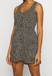 Obey Clothing Denní šaty - black