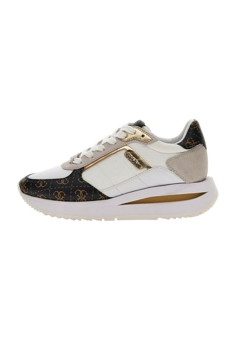 Sneaker bianco e nero con accenti dorati, tessuto testurizzato e motivo con logo. Presenta un colletto imbottito, chiusura con lacci e suola in gomma.