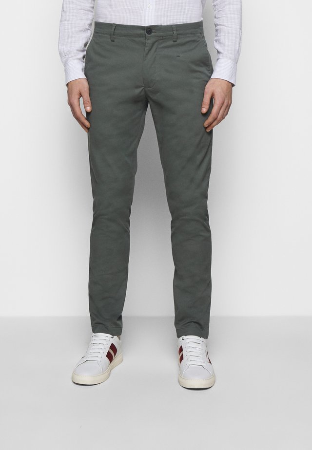 CONNOR - Chino - military green