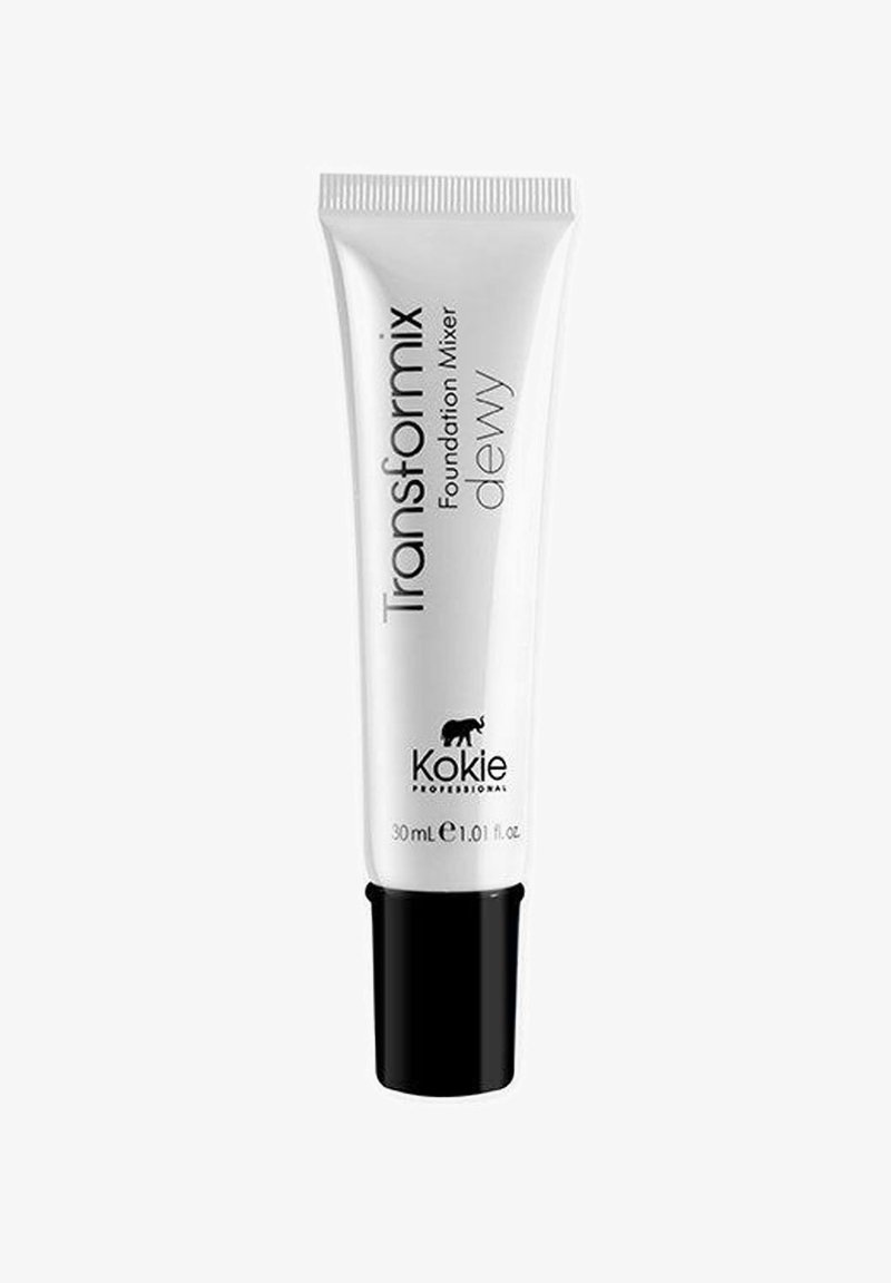 Hvid tube med sorte accenter mærket "Transformix Foundation Mixer Dewy" fra Kokie Professional, indeholdende 30 ml. Glat finish.