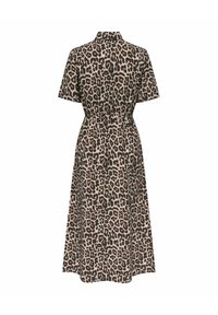 Robe midi à imprimé léopard, manches courtes, col à revers, taille cintrée et jupe évasée, vue de dos sur fond blanc.