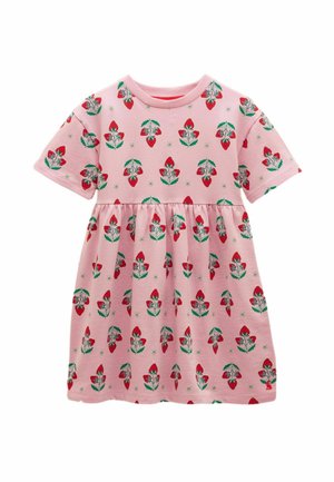 Vestido rosa de manga corta para niño pequeño con cintura fruncida, decorado con patrones de fresas rojas y hojas verdes.