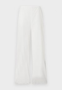 Επιλέχθηκε, pure white