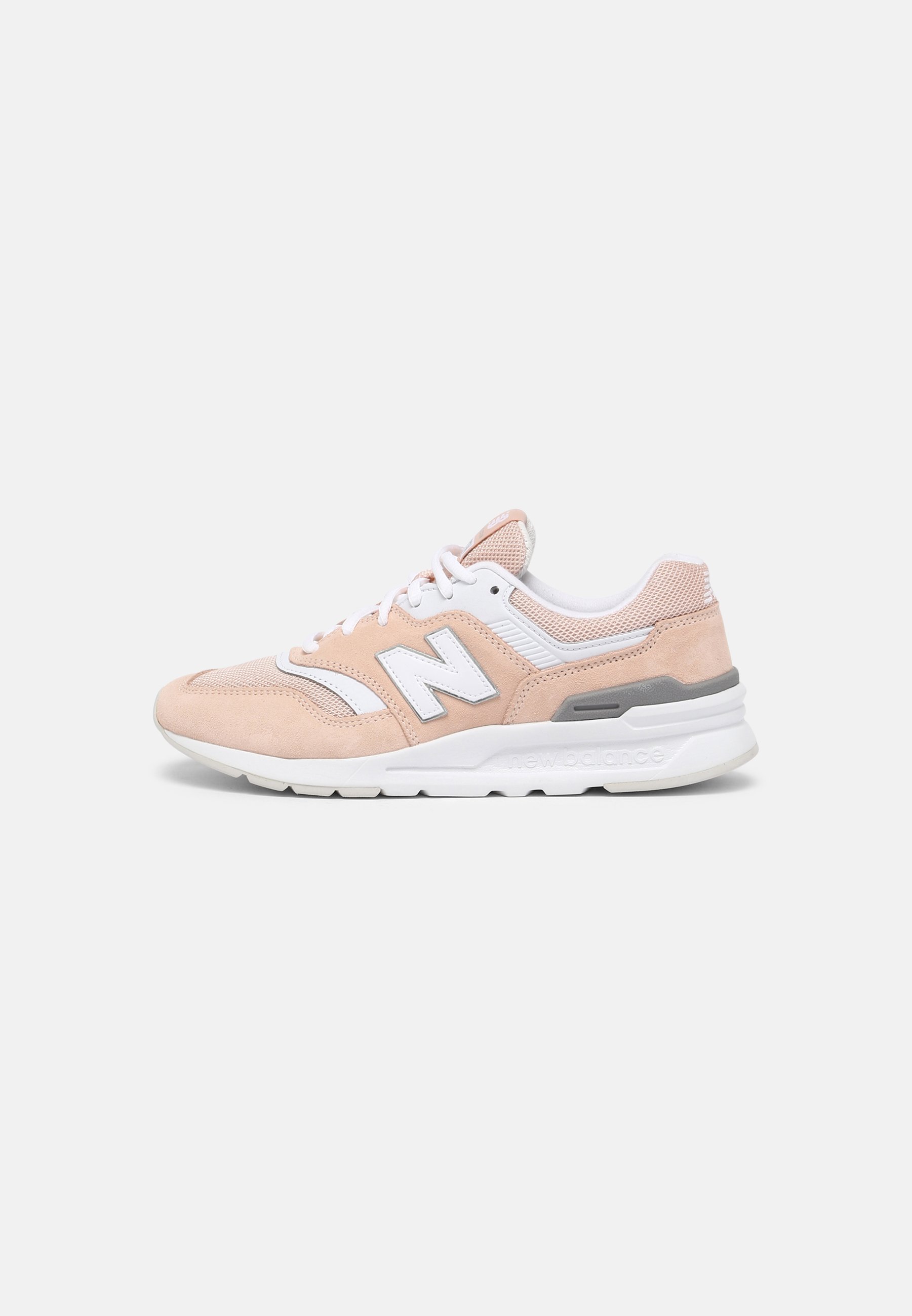 new balance light pink shoes