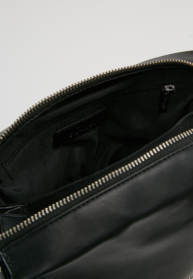 s.Oliver CITY BAG Skulderveske black Zalando.no s.Oliver CITY BAG Skulderveske black Zalando.no