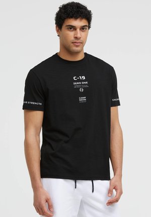 Camp David, CAMP DAVID T-SHIRT RELAXED FIT MIT ARTWORKS - Print T-shirt - black