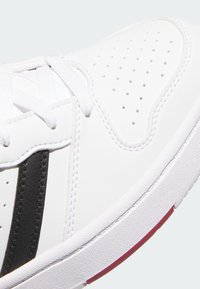 adidas Sportswear - Obuwie do koszykówki