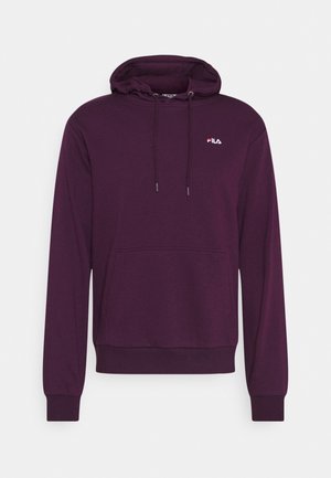 Ciemnofioletowa bluza z kapturem FILA z przednią kieszenią typu kangur, kapturem ze sznurkiem, ściągaczami na mankietach i małym logo na lewej piersi.