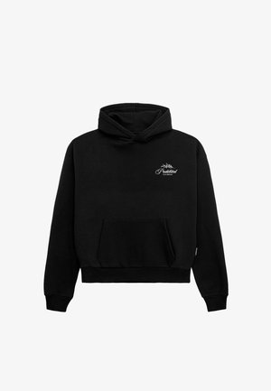 Felpa nera con cappuccio realizzata in tessuto morbido, dotata di una tasca frontale a marsupio e di un logo ricamato bianco sul petto.