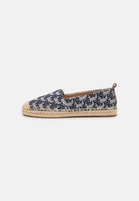 Navy och ljusgrå slip-on espadrillo med vävd sula och "RL" monogrammönster, tan hälflik och sydda detaljer runt sulan.