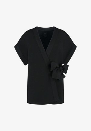 Zwart wikkelshirt met korte mouwen, satijnen afwerking, met een grote strik aan de zijkant. Eenvoudig ontwerp, gladde textuur en rechte zoom.