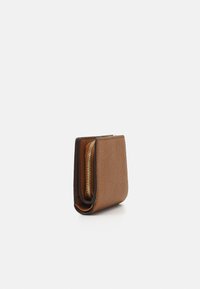 Furla CAMELIA COMPACT WALLET ZIP - Lompakko - brown