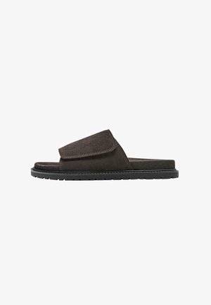 PULL&BEAR, FLAT SANDALS - Pantofole - dark brown