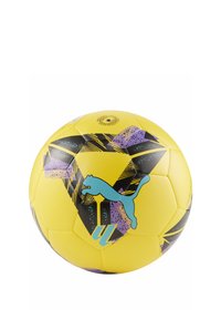 Geltona futbolo kamuolys su juodais ir purpuriniais geometriniais raštais, su turkio spalvos Puma logotipu ir skaičiaus dizaino elementu. Lygus paviršius.