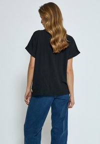 Desires DEAGGI SHORT SLEEVE BLOUSE. - Blúzka - black