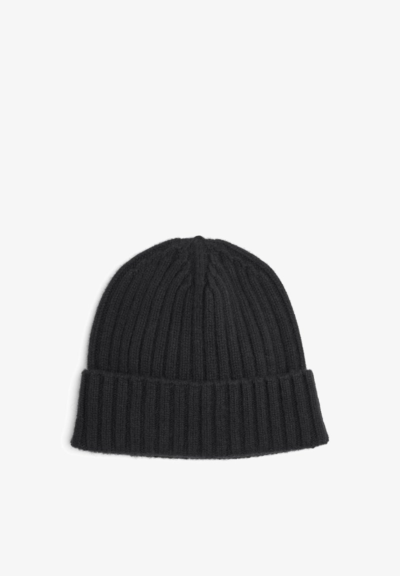 Bonnet en tricot charcoal avec une texture côtelée, doté d'un revers. Le matériau semble doux, offrant chaleur et confort.
