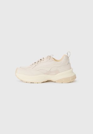 Trainers - off white/silver-coloured