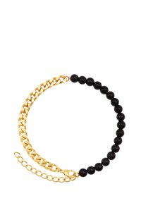 Goldfarbener Kettenarmband mit abwechselnden schwarzen Perlen. Verfügt über einen Verschluss und eine verstellbare Kette zur Größenanpassung. Glatte Textur und glänzende Oberfläche.
