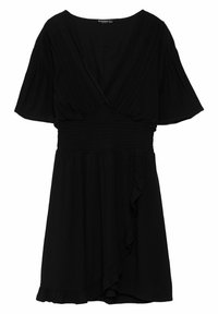 Musta lyhythihainen mekko, jossa on V-pääntie, vyötärö kireällä, aaltoileva helma ja röyhelöyksityiskohta edessä.