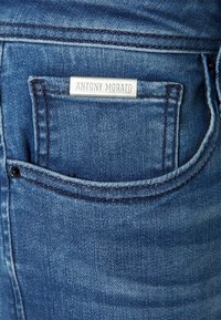 Antony Morato OZZY  SUSTAINABLE POWER  - Calças de ganga de corte afunilado - blu denim