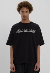 LOW LIGHTS STUDIOS® NATIONAL - T-shirts med print - black