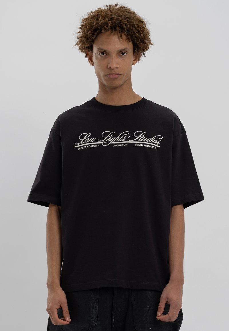 LOW LIGHTS STUDIOS® NATIONAL - T-shirts med print - black