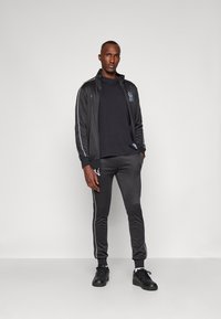 New Era MLB NEW YORK YANKEES TRACKSUIT SET - Club wear - black