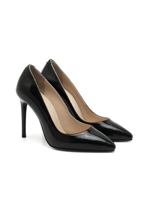 Black patent leather high heels with a pointed toe, curved sides, and a 10 cm stiletto heel. Smooth texture with a beige insole.