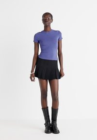 Weekday SLIM FITTED - Tricou basic - purple
