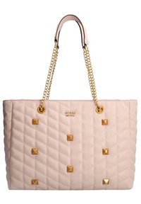 Borsa a tote trapuntata rosa con hardware dorato, manici a catena e borchie a piramide come dettagli. Presenta un logo impresso sul frontale.