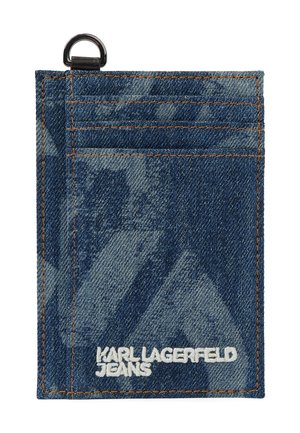 Granatowy skórzany portfel na karty z pomarańczowym przeszyciem, trzema przegródkami na karty, metalowym brelokiem oraz haftowanym białym napisem "KARL LAGERFELD JEANS".