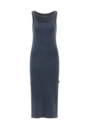 Sukienka bez rękawów z ciemnoniebieskiego denimu o prążkowanej fakturze. Posiada okrągły dekolt, dopasowaną sylwetkę i detal w postaci bocznej metki.