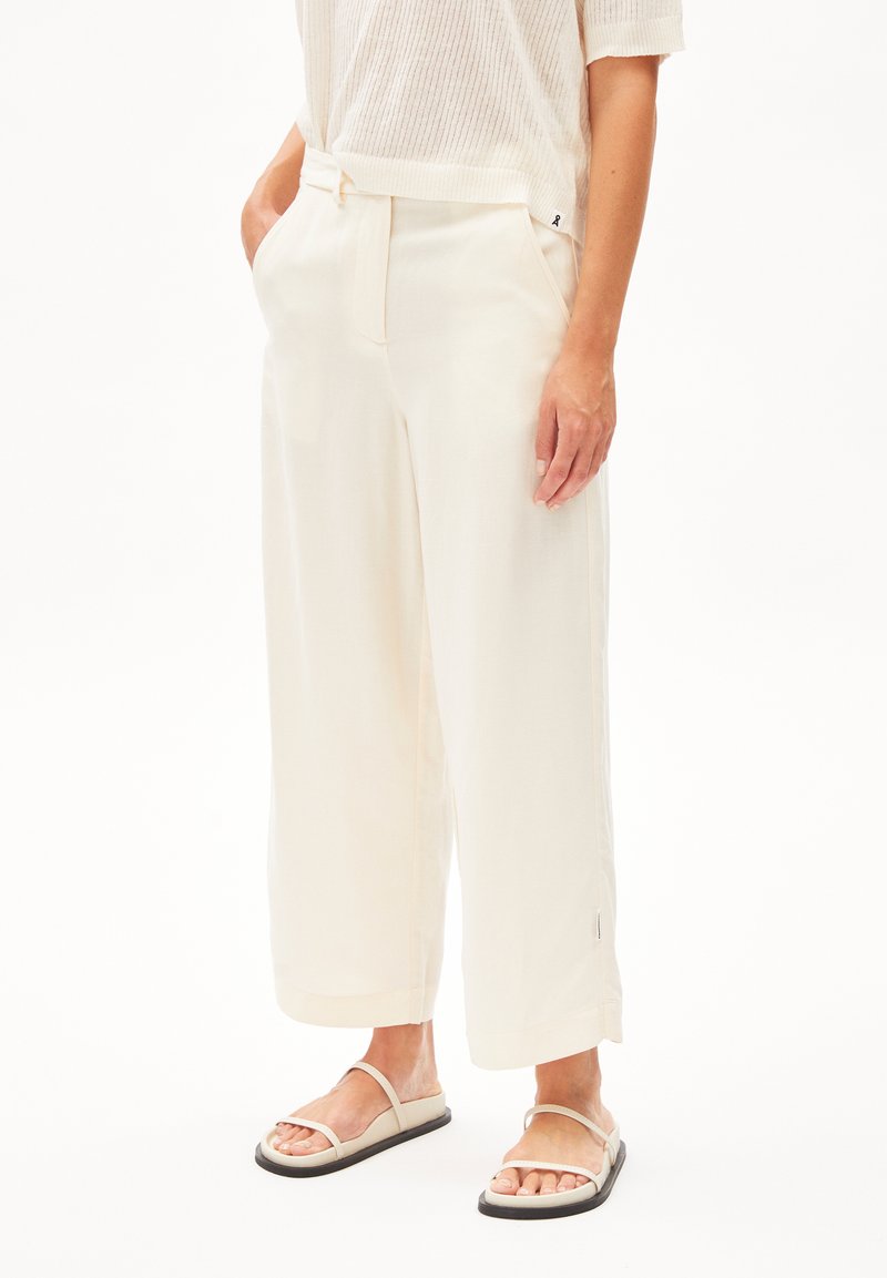 ARMEDANGELS CAARUNUS LINO - Broek - oatmilk