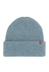 Niebieska dziana czapka beanie o prążkowanej strukturze i złożonym mankietem. Posiada małą, prostokątną brązową skórzaną metkę z boku.