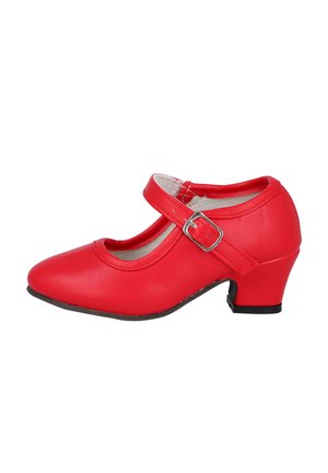 Zapato Mary Jane rojo con tacón bajo y correa con hebilla plateada, diseñado para niñas, mostrado sobre un fondo blanco.