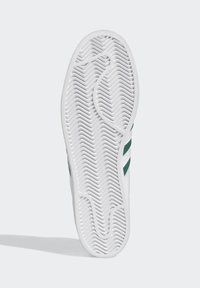 adidas Originals SUPERSTAR - Treniņu apavi - ftwr white/collegiate green/ftwr white