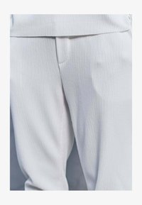 Non sélectionné, blanc