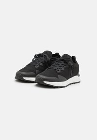 Pier One Tossud - black