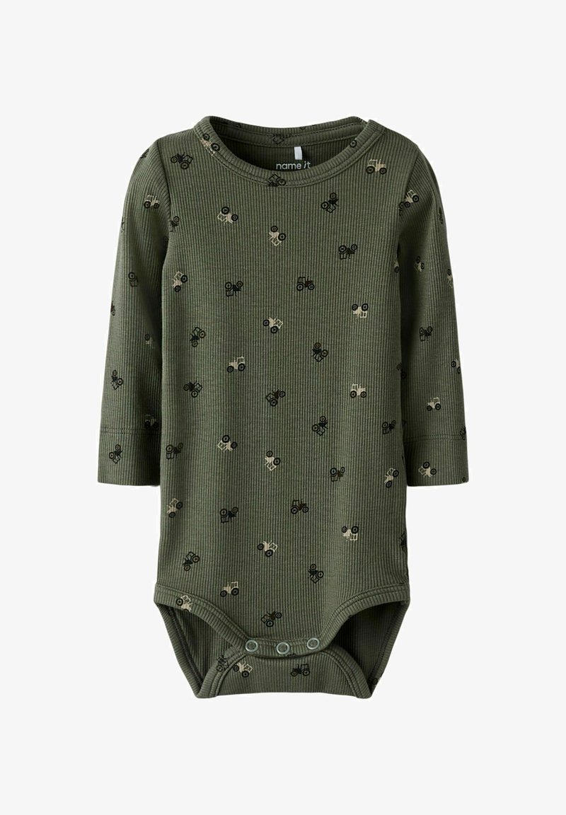 Ilgos rankovės žieminė apranga alyvuogių spalvos smulkios juostelės audinyje, su mažais juodais ir smėlio spalvos traktais, užsegamais mygtukais apačioje.