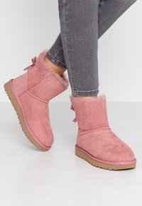 UGG MINI BAILEY BOW II - Botas de inverno - pink