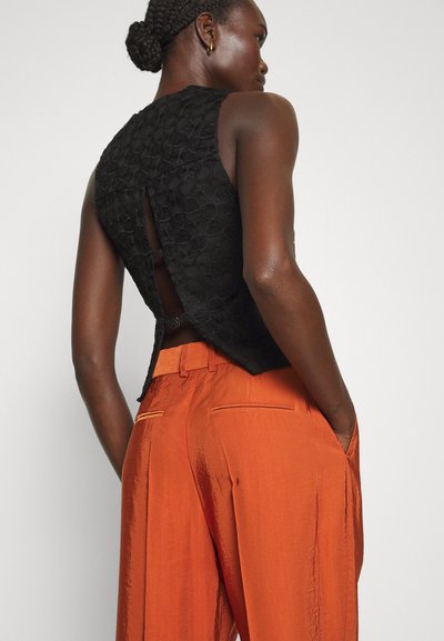 Hofmann Copenhagen NAOMIE - Vest - black