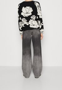 Vero Moda Kofta - black
