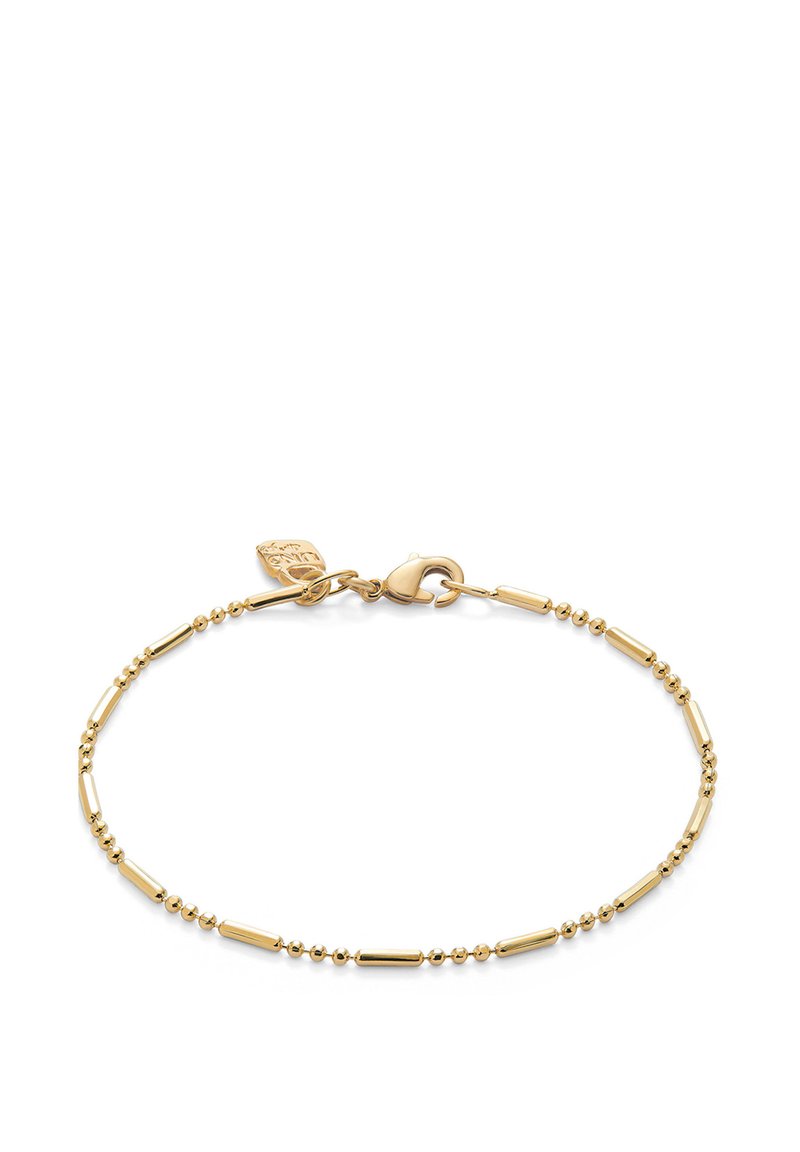 Pulsera de oro que presenta una mezcla de eslabones de cuentas redondeadas y alargadas, un cierre de langosta y una pequeña etiqueta para detalles. Acabado suave y brillante.