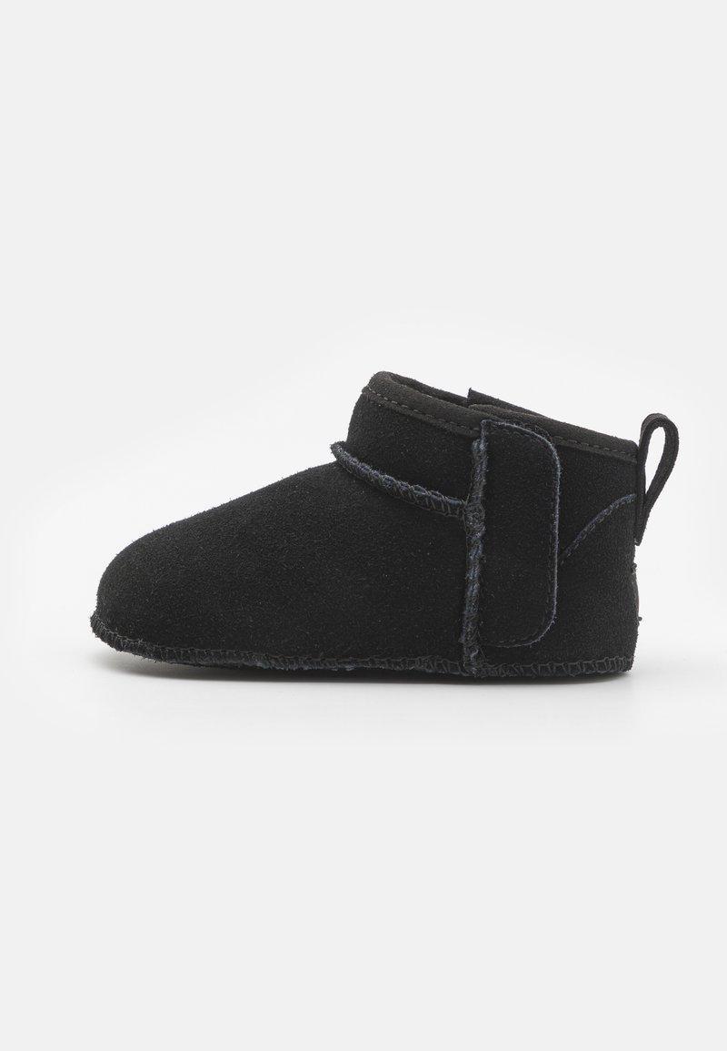 UGG BABY CLASSIC ULTRA MINI UNISEX - Primeiros sapatos - black