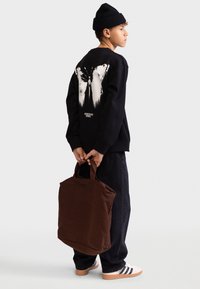 Redefined Rebel TEEMIR BOXY FIT - Športni pulover - black