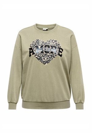 Zielona bluza z nadrukiem serca w panterkę z napisem "AMORE" dużymi, czarnymi literami. Długie rękawy i okrągły dekolt.