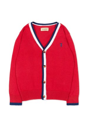 Cardigan rosso lavorato a maglia con rifiniture blu navy e bianche lungo lo scollo a V e la linea dei bottoni, quattro bottoni marroni, polsini a coste e piccolo logo blu navy sul petto.