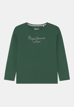 Chemise à manches longues vert foncé avec col rond et "Pepe Jeans London" écrit en petits points blancs sur la poitrine.