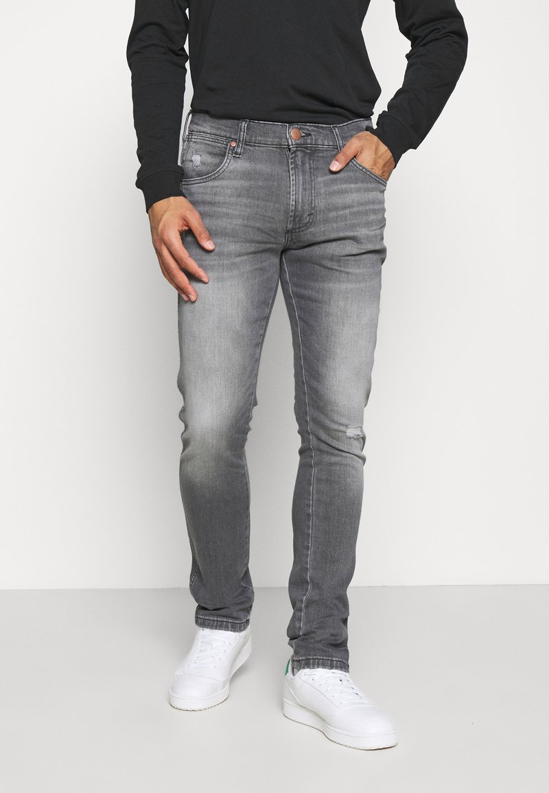 Wrangler LARSTON - Calças de ganga justas - dusty black